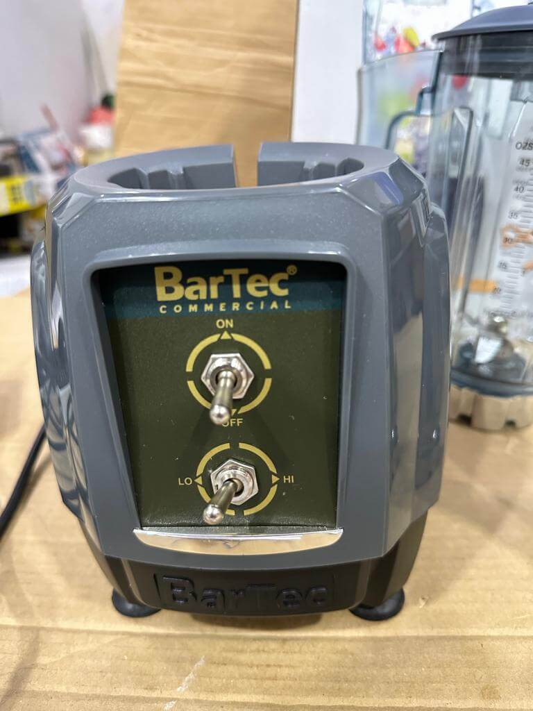 LOT IMPORTED 2 JUGS BARTEC USA POWERFUL BLENDER