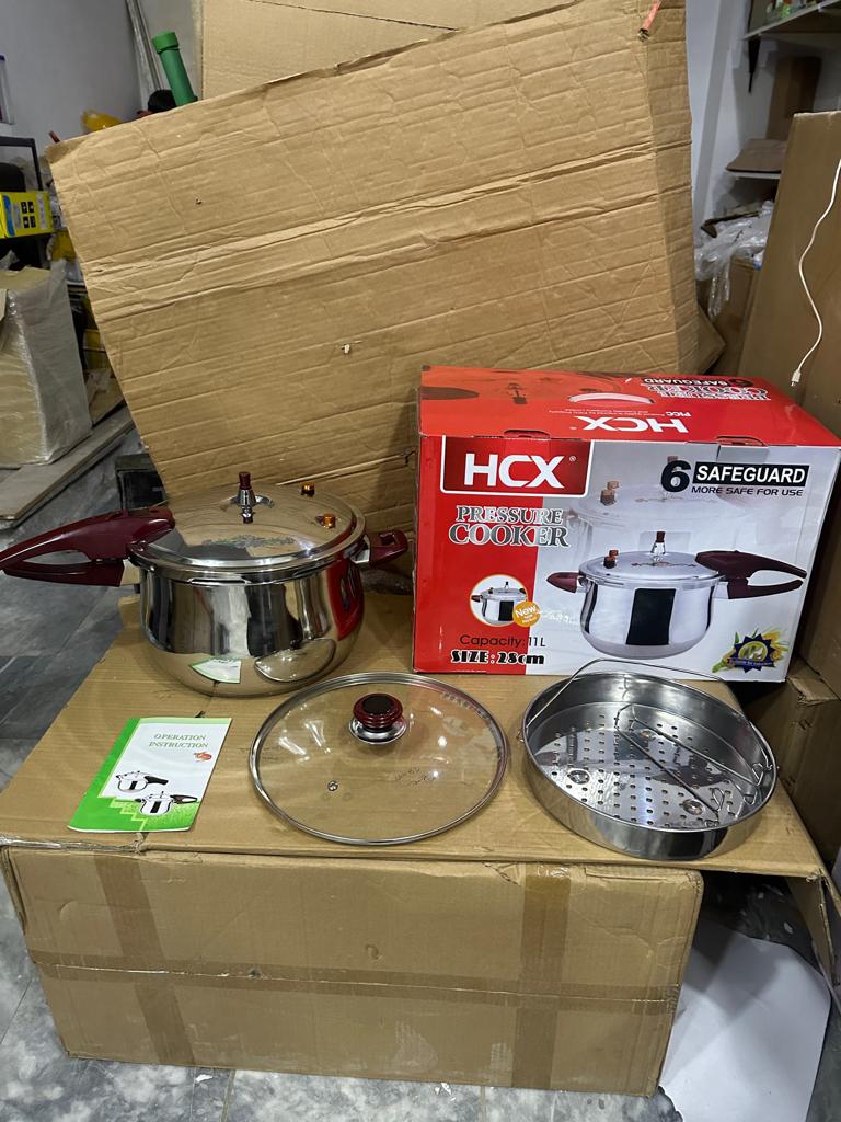 LOT IMPORTED 3 IN 1 HCX 11LITER PRESSURE COOKER