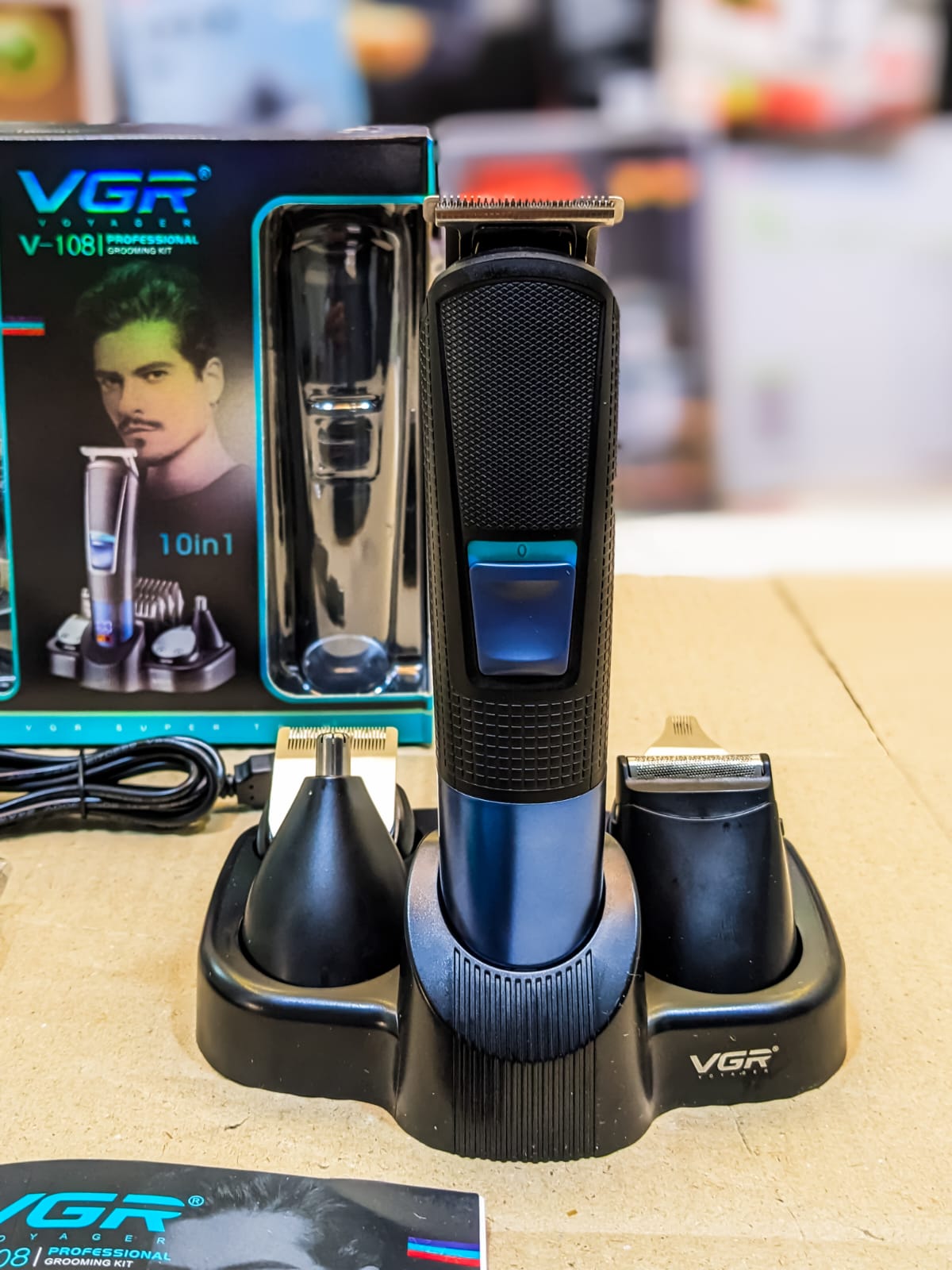 VGR V-108 Professional 10 in 1 Grooming Kit