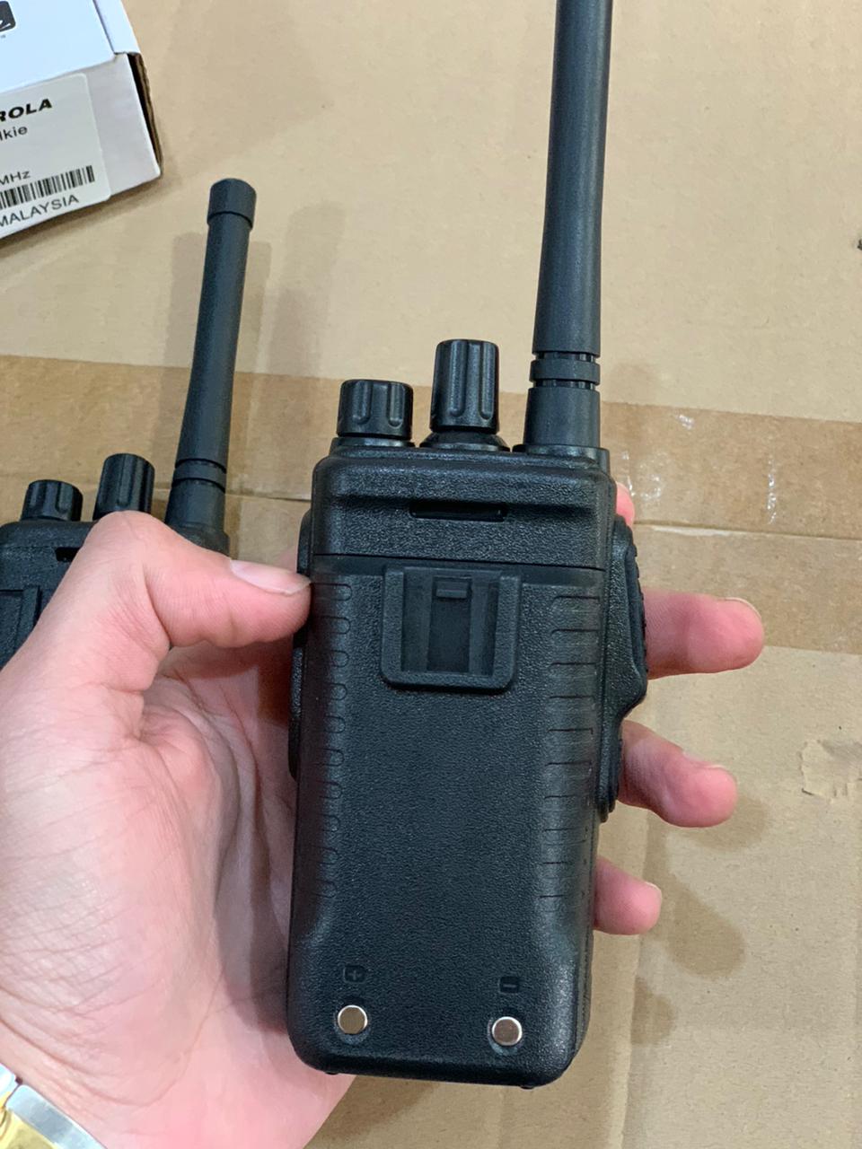 Motorola Walkie talkies 5KLM range